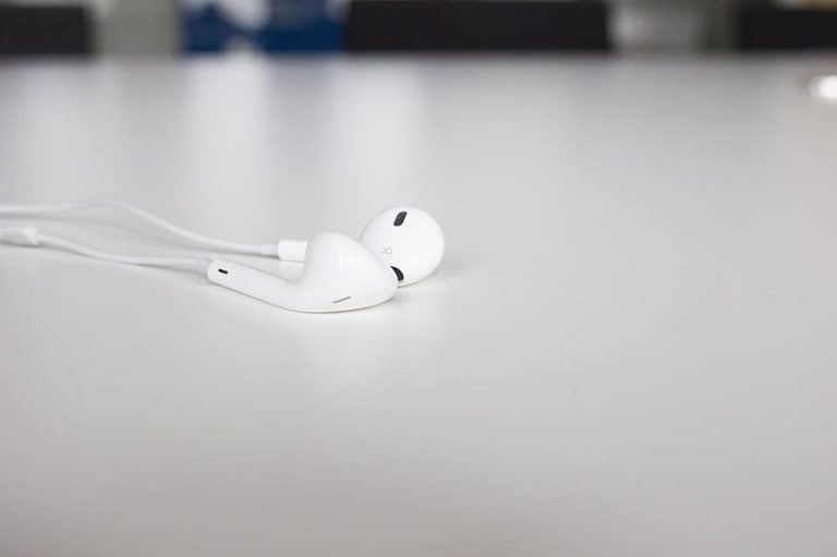 Best Noise Cancelling Headphones For Sensory Overload [2022]