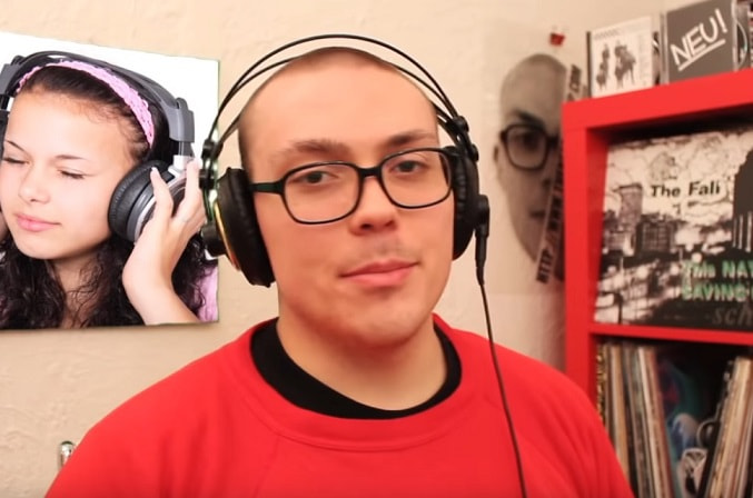 what headphones does anthony fantano wear